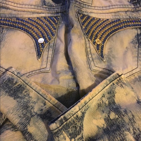 Robin’s Jeans - Picture 3 of 7